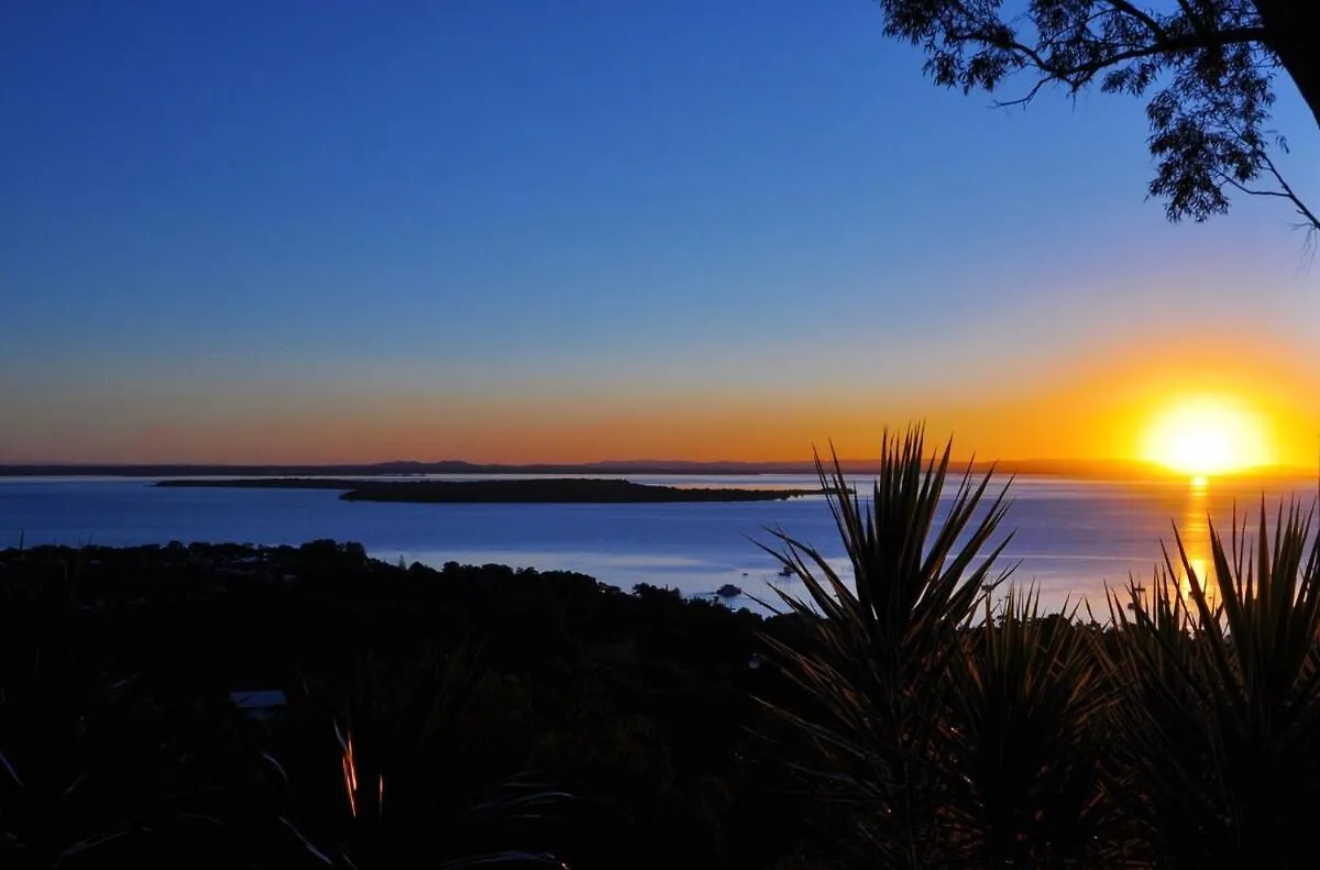 Sunset Spectacular 180 Degree City Skyline And Water Views Dunwich Австралия
